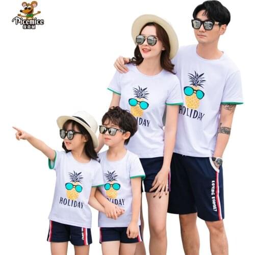 Family Look 2020 Summer Style T-shirt Shorts Women Child Mother Daughter Clothing Family Matching Outfits Father Son Clothes Set