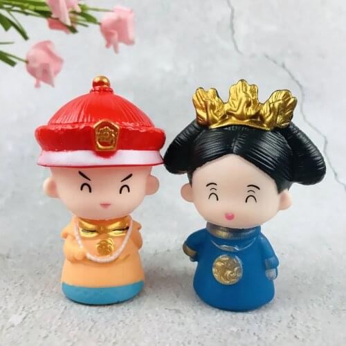 Creative Chinese Emperor Empress Figurine Queen Traditional Costume Home Decoration Cake Topper Miniature Cake Decoration