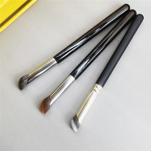 Concealer Perfector Makeup Brush Fingertip Shaped Professional Conceal Cream Liquid Beauty Cosmetics Brush Tool
