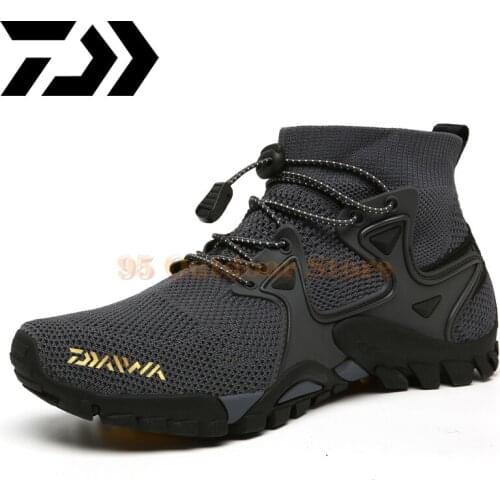 2021 New Mens DAIWA Fishing Shoes Mesh Summer Hiking Dawa Upstream Fishing Shoes Camping Sports Outdoor Breathable Hiking Shoes