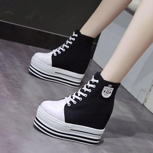 2021 New Arrival Women Hidden Heel Platform Wedge Canvas Shoes Outdoor White Black Fashion Girls Wedge Sneakers