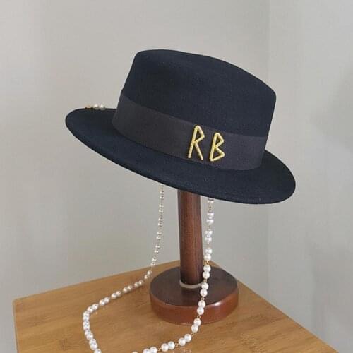 2021 Fedora Hat Retro Wool Felt Hat Women European Punk Chain Novelty Flat Top Hats Men Cap Street Fashion Wild Trend Celebritie