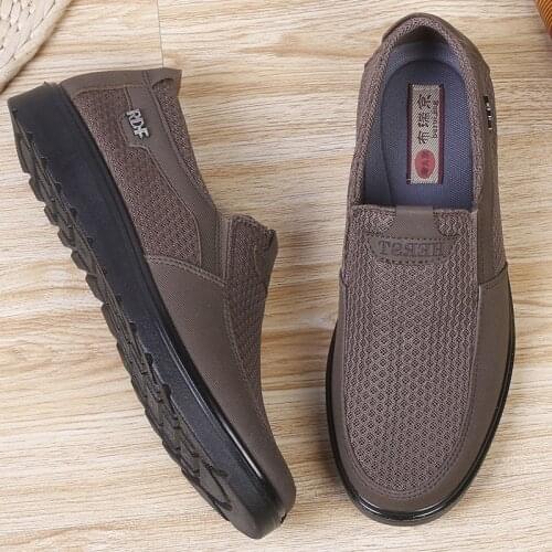 Mesh Walking Shoes Non-slip Soft Sole Flat Dad Shoes Male Hollow Out Outdoor Sport Sneakers Breathable Mens Summer Shoes 38-48