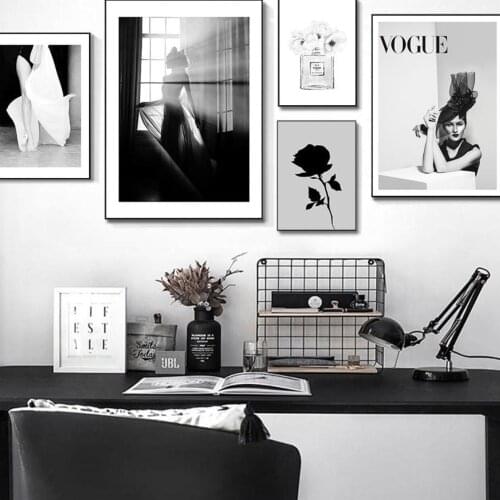 Modern Fashionable Women Canvas Painting Wall Art Nordic Posters and Prints Wall Pictures for Living Room Decoration Frameless