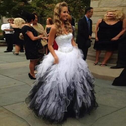 Black And White Vintage Gothic Wedding Dress 2021 Sweetheart Lace Applique Beads Lace-Up Corset Bridal Gown Vestido De Novia