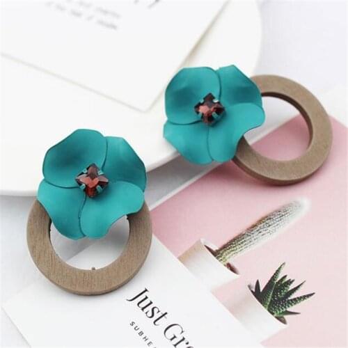 Hyperbole big alloy spray paint flower earrings womens fashion retro earrings trend super fairy Korean edition jewelry earrings