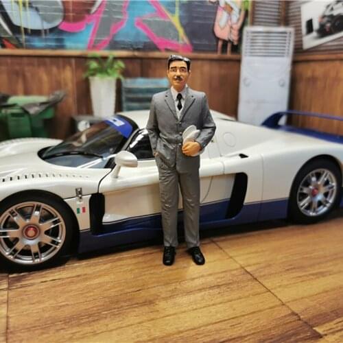 Maseratii Founder Resin Figure 1/18 Scale Car Model Scene Simulation Static Mini Doll Model Toys Collection Display Accessory