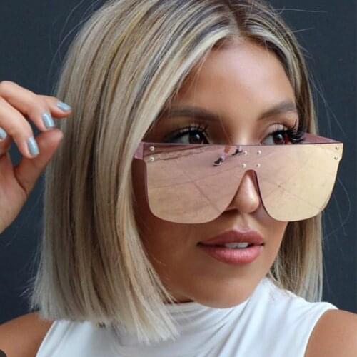 Trending Rivet Sunglasses For Women Men Big Frame Brand Retro Oversized Sun Glass Elegant Women Pink Glasses gafas de sol UV400