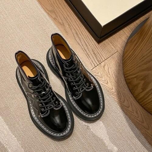 2020 New Mcqueen Low Top Martin Boots Womens British Style Leather Patent Pinazar With Bright Leather Short Boots brand shoes