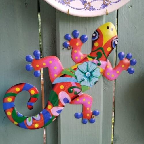 2 Pcs Metal Iron Gecko Wall Art Craft Lizard Sculpture for Outdoor Backyard Porch Lawn Fence Garden Decoration