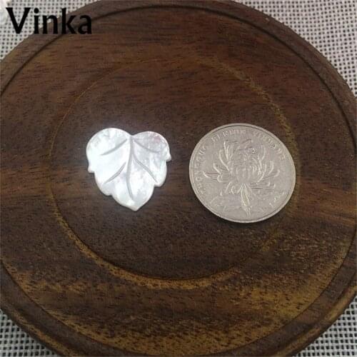 200PCS Wholesale white butterfly shell leaf-shaped hand-carved natural shell flower accessories diy brooch accessories