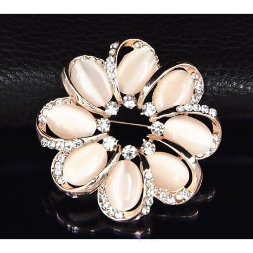 Fantastic Gold Color Alloy Clear Crystals Rhinestone Opal Round Flower Women Brooch Luxury Wedding Bridal Bouquet Broaches
