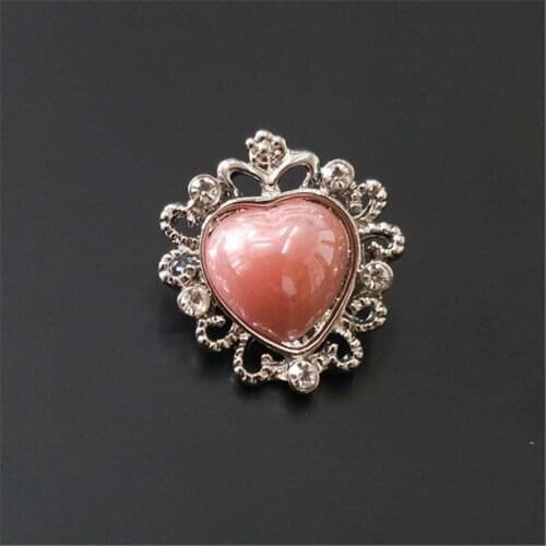 High Quality Resin Crystal Heart Brooches For Women Silver Color Metal Flower Brooches Jewelry Fashion Small Badge On A Backpack