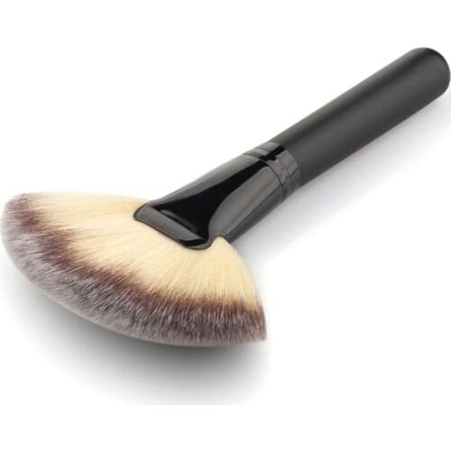 1PCS Soft Makeup Large Fan Brush Foundation Blush Blusher Powder Highlighter Brush Powder brushes Cosmetic Brushes