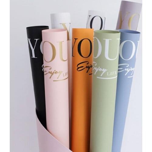 Love and Embrace Waterproof Plastic Flower Wrapping Paper Packaging Gift Florist Wrapping Bouquet Package Supplies 58cm*58cm