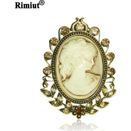 Luxury Party Style Lapel Pin Brooches For Women Wedding Bridal Decoration Jewelry Yellow Flower Vintage Women Accessories