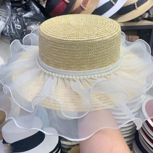 Elegant Summer Women Flat Top Straw Hat With Lace Pearl Ribbon Chapeau Lady Sun Hats Boater Wheat Panama Beach Hats Wedding Cap