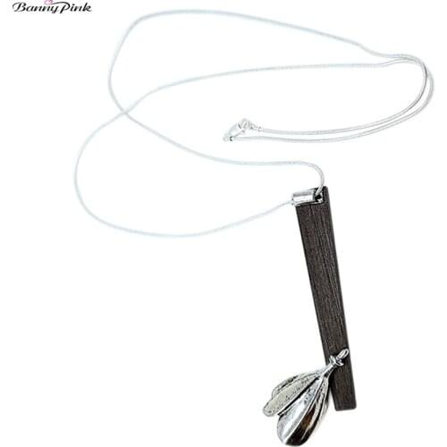 Banny Pink Blooming Flower Pendant Necklace For Women Vintage SandalWood Dangle Necklace Long Snake Chain Sweater Necklace