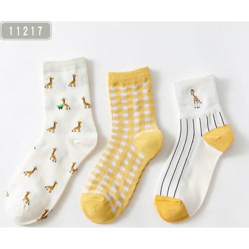 Caramella 3Pairs/Lot Cotton Womens Socks Girraffe Embroidery Short Socks Cute Fresh Style Girls Socks Female Gift Box Set Socks