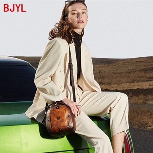 Niche Vintage Leather Small Rivet Handbag Women Bag Trend Female Shoulder Bag Cowhide Portable Messenger Mini Bags Ladies 2020