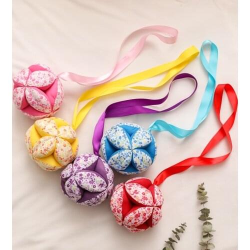1 PCS Baby Hand Catching Cloth Ball Toys Infant Interaction Colored Rattle Ball Ribbon Appease Bed Hanging Rattle Fitness Toys