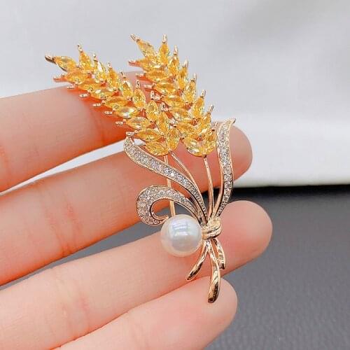 New Fashion Luxury Elegant Wheat Brooches Yellow Color Crystal Pearl Alloy Plant Brooch Lady Party Pins Birthday Gifts