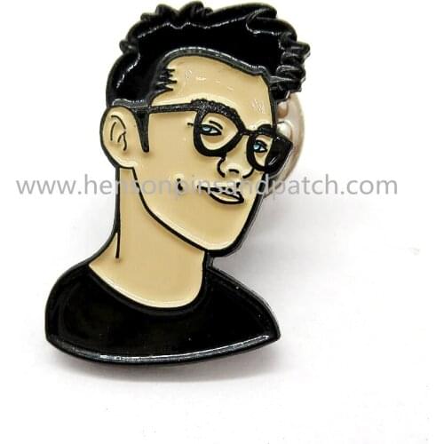Customized metal hard enamel man pin badge
