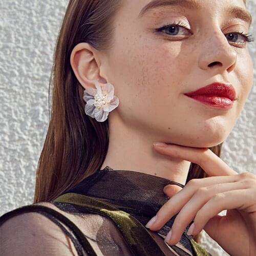 MAXX 2018 New Arrivals Hot Fashion DIY White Lotus Petals Woven Brincos Statement Transparent Crystal Stud Earrings For Women Je