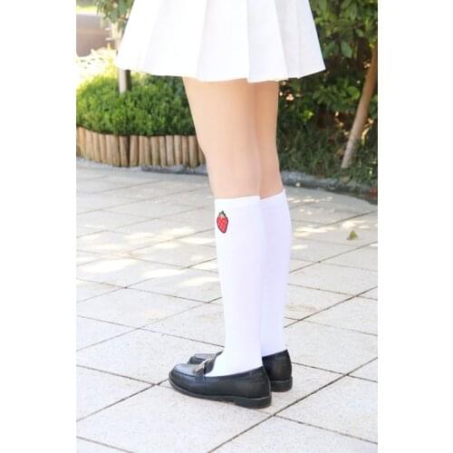 Japanese girl strawberry embroidery cotton socks in the hosiery for JK uniform students calf socks knee sock stock XWZ-CT16