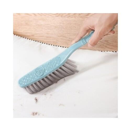 European style carved long handle fur cleaning brush household dust cleaning brush sweeping bed 30.5*4*1CM