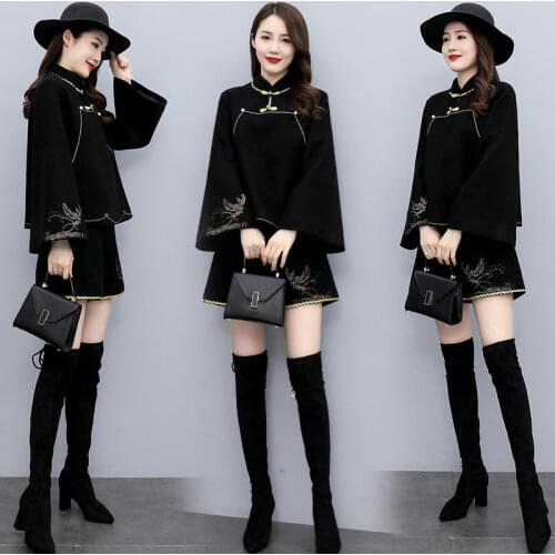 2021 Autumn Winter New Chinese Style Retro Embroidered Woolen Long Sleeve Top And Shorts Lady Fashion Woolen Two-piece Set e151