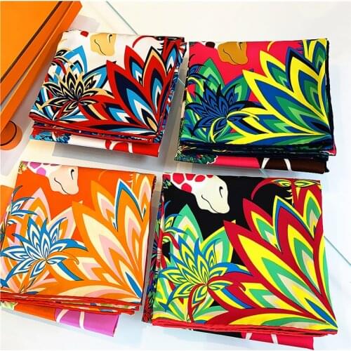 Fashion Hijab Giraffe pattern handmade roll-edge womens twill square shawl gift scarf For Print Silk Satin Hair Scarfs Kerchief