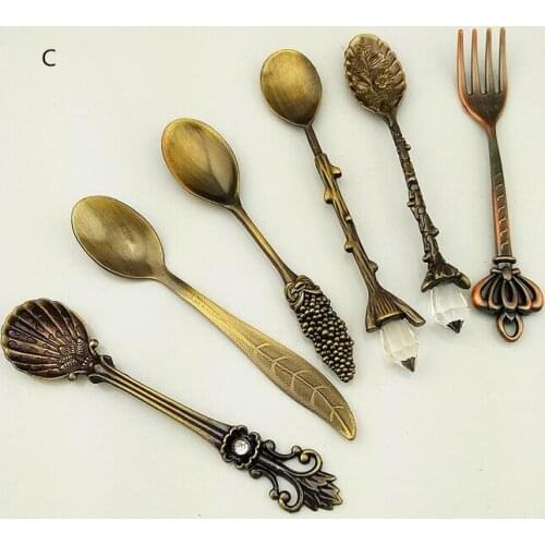 Hot 100sets 6 Pcs/Set Vintage Fork Royal Style Metal Carved Mini Coffee Kitchen fruit prikkers desseroon Snacks
