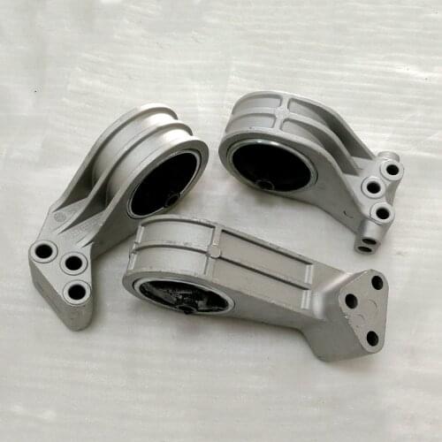 Engine Right mounting /front foot pad right bracket for Brilliance BS4/M2 BS6/M1 4G63/4G64/4G18/4G93 cushion rubber pad 3001465