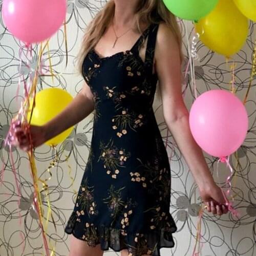 France Style Vintage Grass Floral Print Bandage Spaghetti Strap Ruffles Hem Short Dress Retro Sexy Women Tie Bow Sling Summer