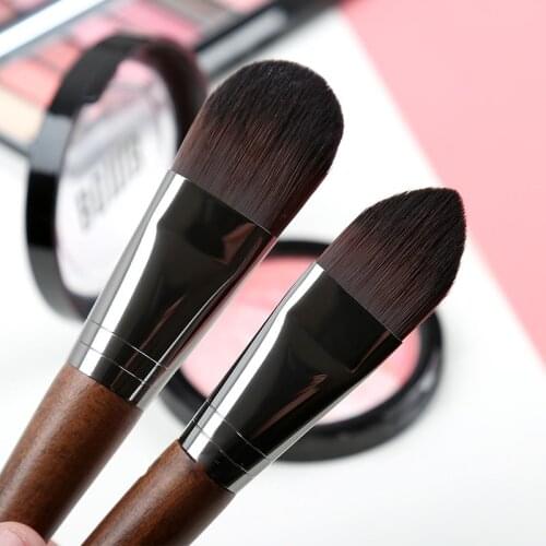2Pcs European Vintage Wood Handle Makeup Brush Set High Quality Foundation Mask Brush Magic Brush Professional Beauty Tools