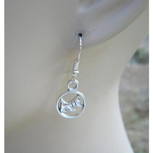 A Pair Antique Silver Color Dog Charm Earrings Round Pendant Fashion Animal Jewelry Cute Gift