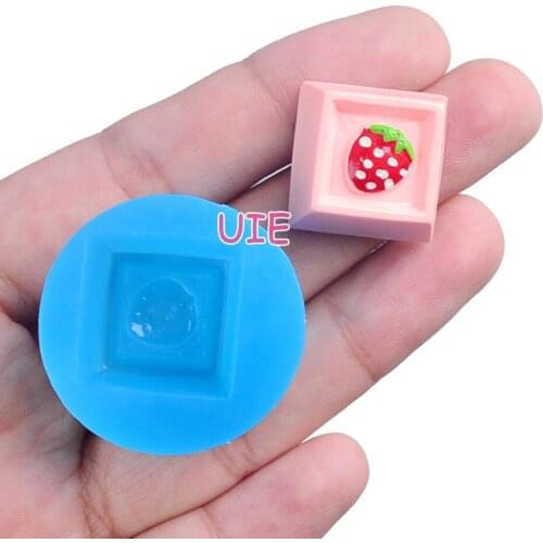 GYL457U 19.0mm Strawberry Cake Silicone Mold Fondant Cake Decoration Candy Resin Clay Earrings Necklace Craft Soap Candle