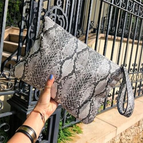 Womens Clutch Bag Fashion Snake Wrist Bag Pu Leather Lady Handbag Python Banquet Envelope Evening Bag Ladies Clutches Purses