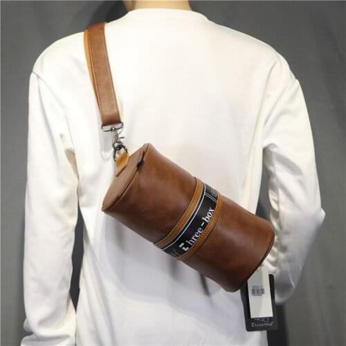 2021 New Japan Fashon Style Leather Men Shoulder Bag Barrel-shaped Boys Crossbody Bags