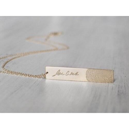 PLAQUE FINGERPRINT AND PATTERNED LADY NECKLACE