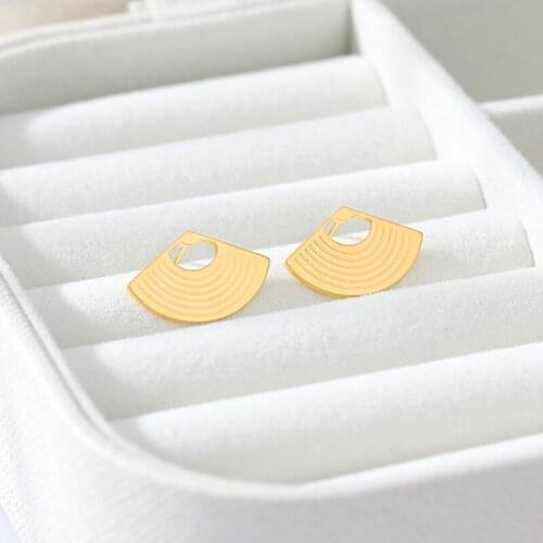 Europe and America Exaggerate Scalloped Earrings New Fashion Shell Earrings Ocean Amorous Feelings Hollow Geometric Earrings