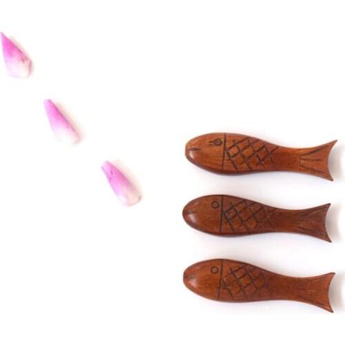 Fish Shaped Natural Wood Tableware Holder Chopstick Rest Spoon Fork Knife Wooden Holder Rack Kitchen Tools LX7187