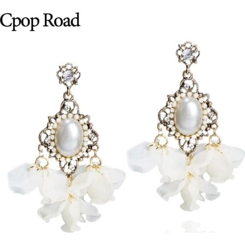 Cpop Imitation Pearl Gothic Earrings Women Trendy White Flower Rhinestone Statement Earrings Fashion Jewelry Steel Needle 2019