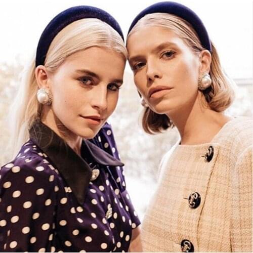 INS is good-looking European and American retro exaggerated temperament round big pearl diamond ear clip net red same earrings