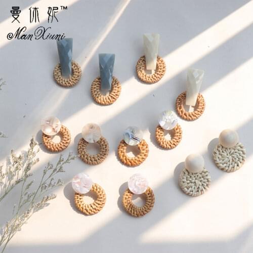 Fashion Bohemian Style Round Straw Woven Dangle Earrings For Women Geometric Exaggerate Round Pendant Statement Jewelry