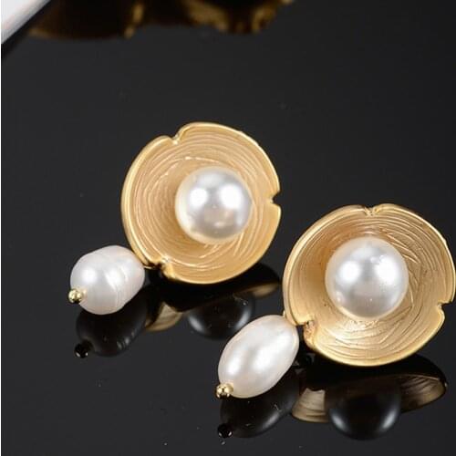 Dorado 2021 Hot Sale Simulated Pearl Shell Drop Dangle Earrings For Women Baroque Simple Fashion Wedding Jewelry Accessories