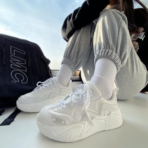 White Shoes For Women 2021 Autumn New Design Womens Platform Sneakers Height Increasing Ladies Sport Shoes 41 42 43 Plus Size