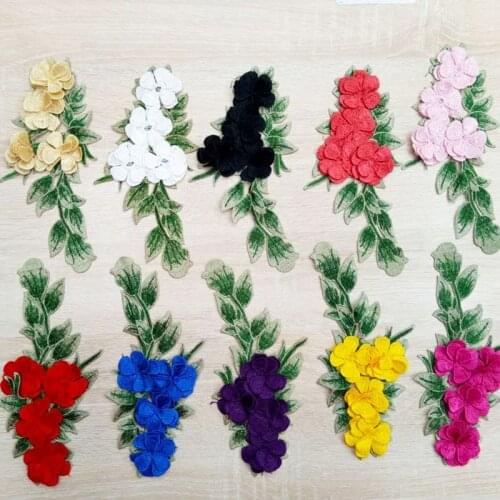 1pc Flowers Embroidery Applique Badges for Clothes Sew on Flower Decorative Craft Patches Clothing Dress T Shirt Diy