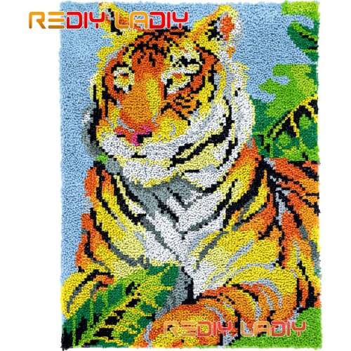 Latch Hook Rug King of Beast DIY Carpet Rug Kits Chunky Yarn Cushion Crocheting Wall Tapestry Knitted Floor Mat Arts & Crafts